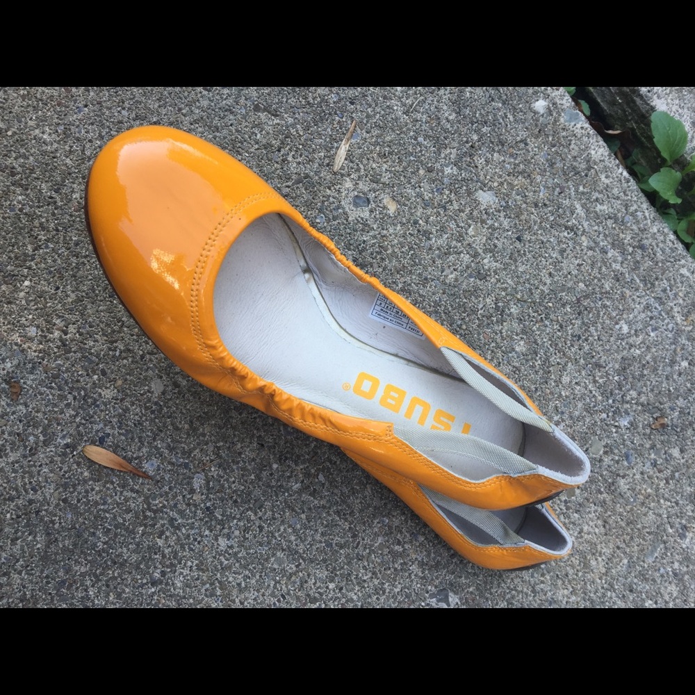 Women's Tsubo Yellow Patent Leather Flats Size 8M